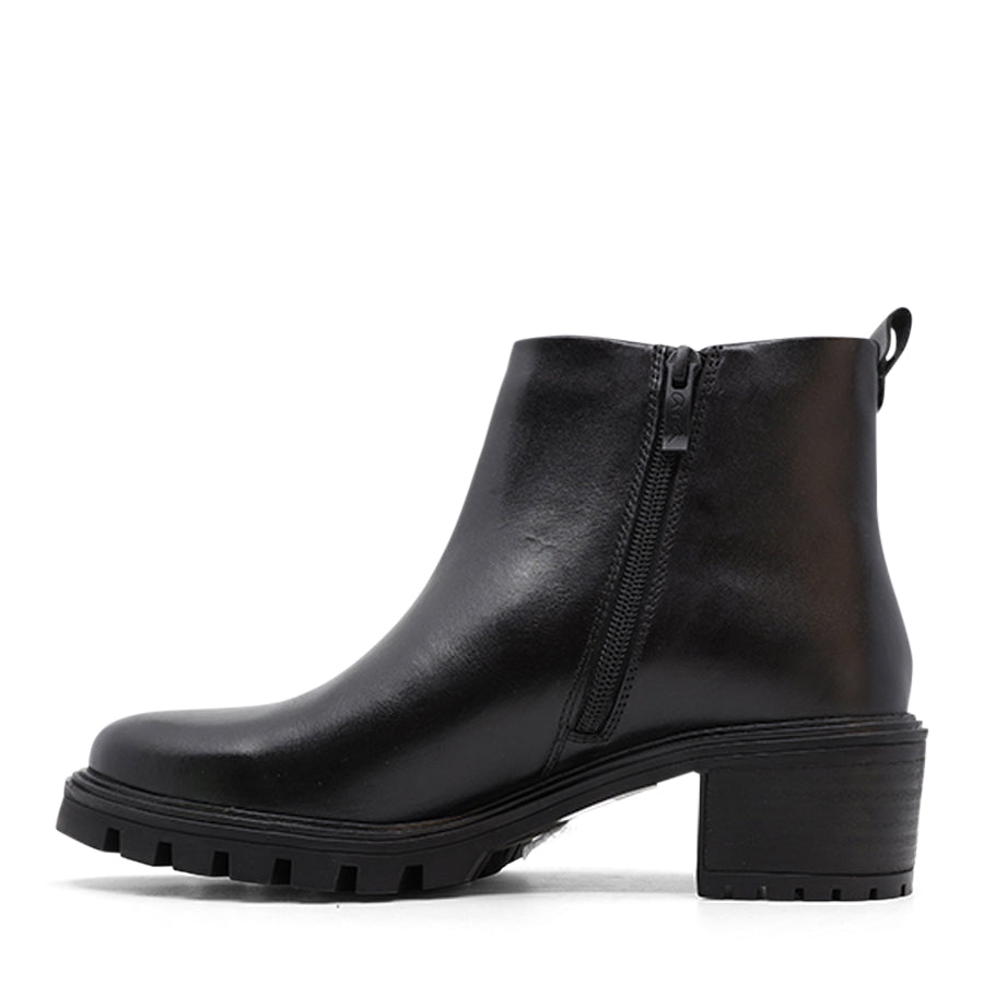BLACK CHUNKY HEEL ZIP UP ANKLE BOOT