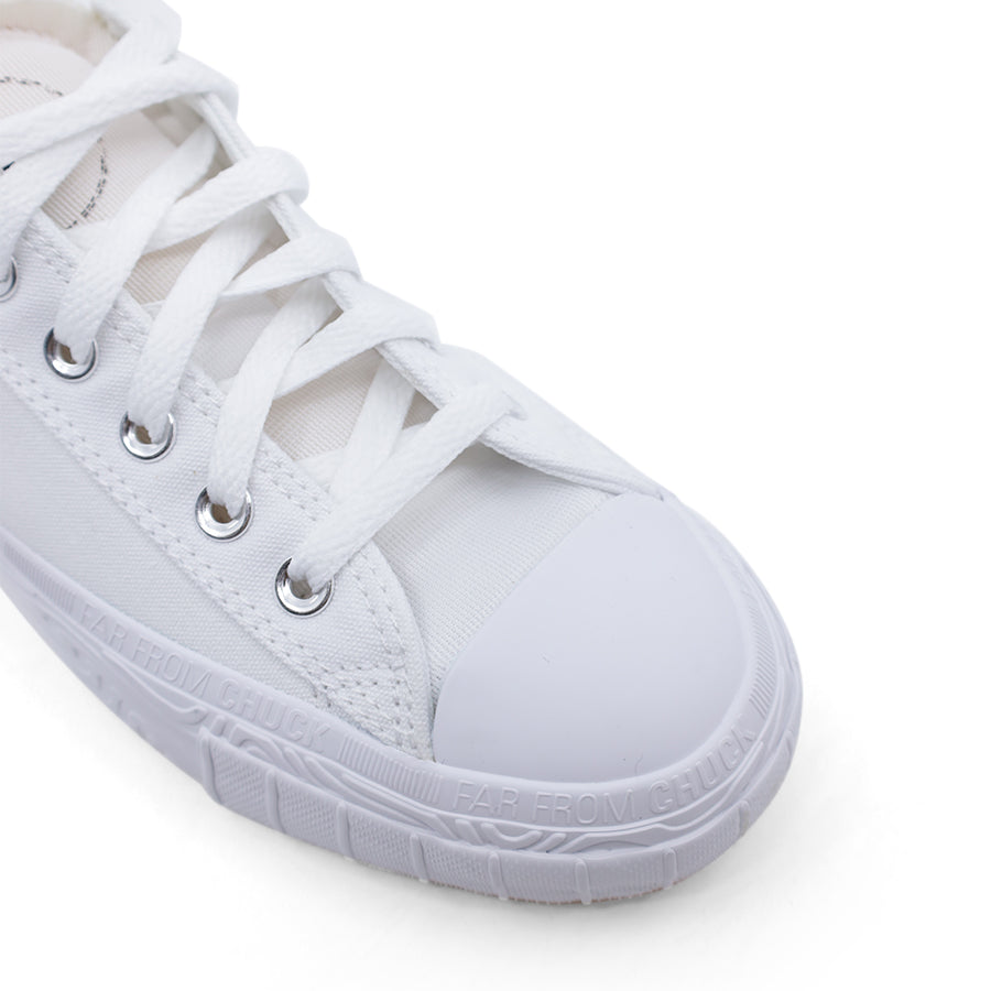 WHITE LACE UP LOW CUT SNEAKER