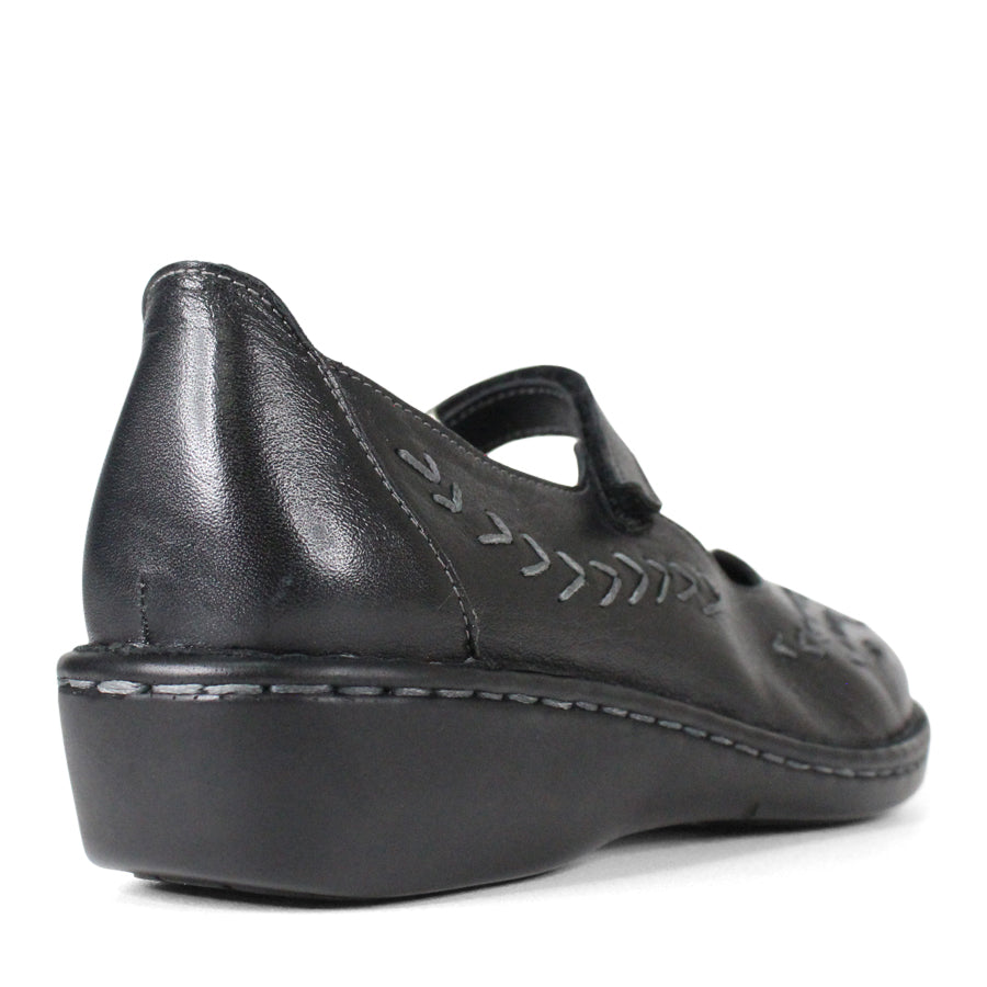 BLACK FLATS WITH VELCRO STRAP