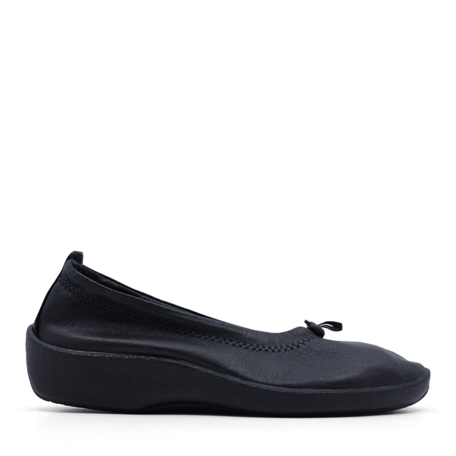 BLACK SLIP ON ADJUSTABLE TOGGLE BALLET FLAT LOAFER SNEAKER