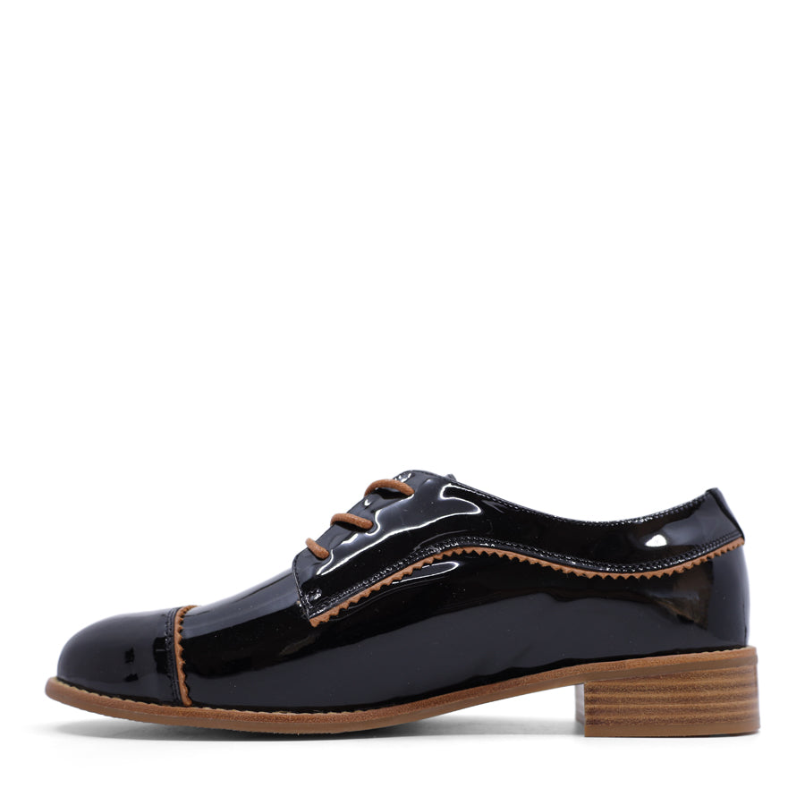 BLACK PATENT BROWN LACE UP LOAFER 