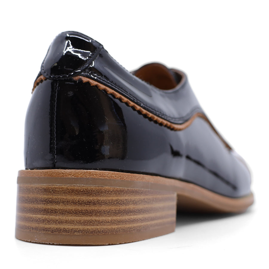 BLACK PATENT BROWN LACE UP LOAFER 