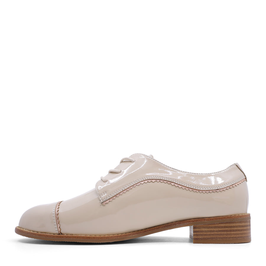 NUDE BEIGE PATENT WHITE LACE UP LOAFER 