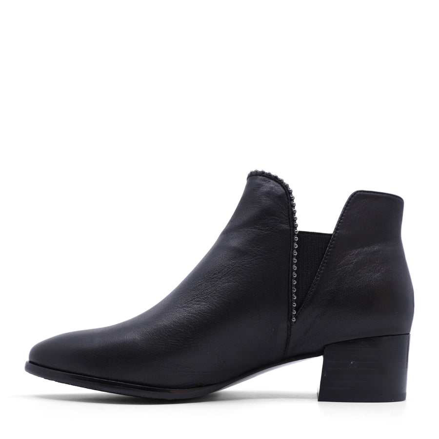 BLACK SILVER DETAIL ELASTIC ANKLE BOOT