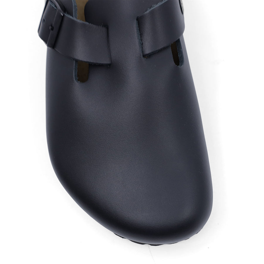 BLACK SLIP ON CLOSED TOE SANDAL