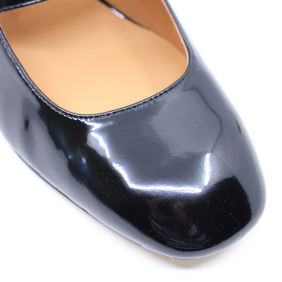BLACK PATENT LEATHER SLIP ON BUCKLE HEELS