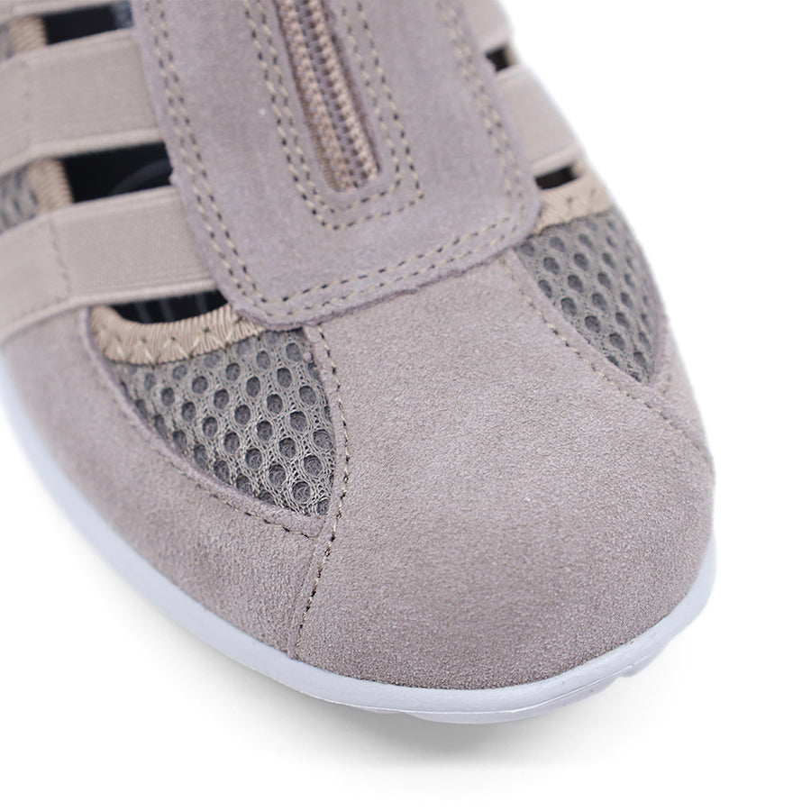 CC RESORTS CHRISTINE_WI