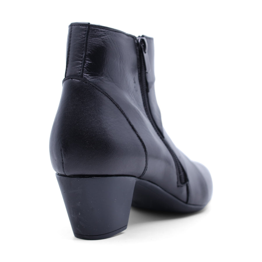BLACK DRESS HEEL ANKLE BOOT