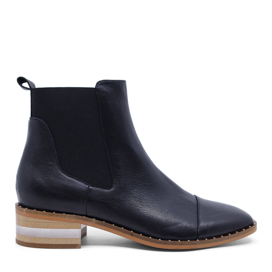 DJANGO & JULIETTE FORDA