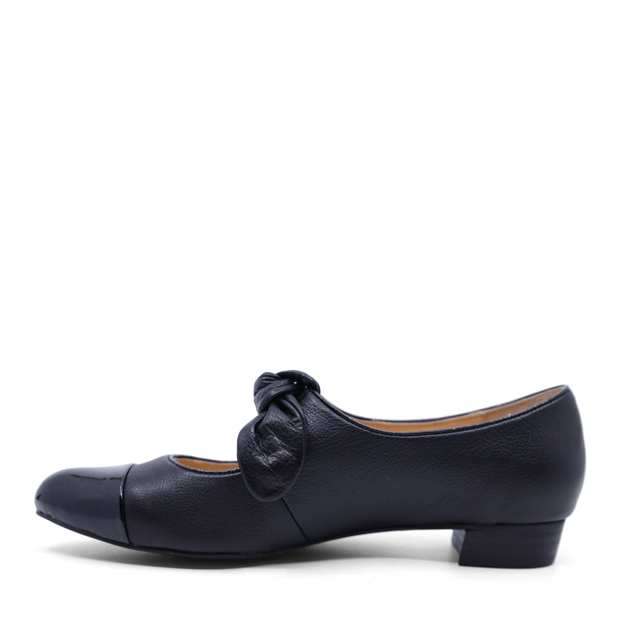 DJANGO & JULIETTE ERZEBET