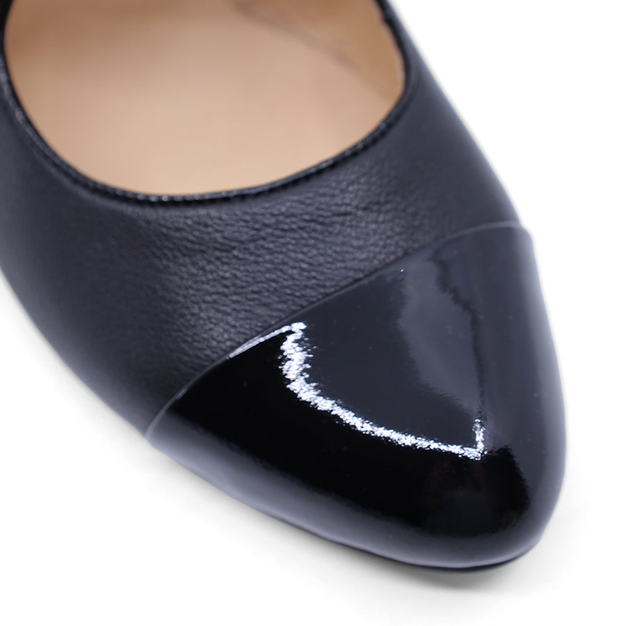 DJANGO & JULIETTE ERZEBET