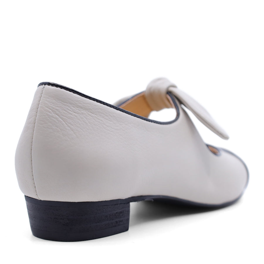 DJANGO & JULIETTE ERZEBET