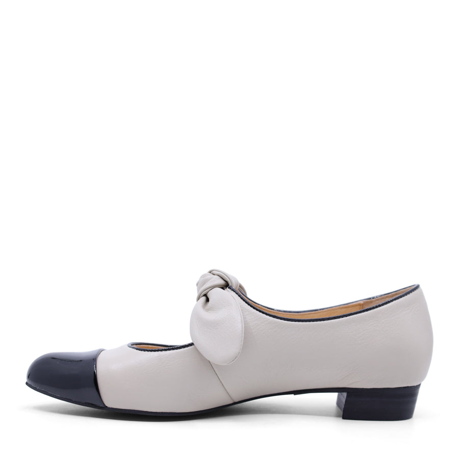 DJANGO & JULIETTE ERZEBET