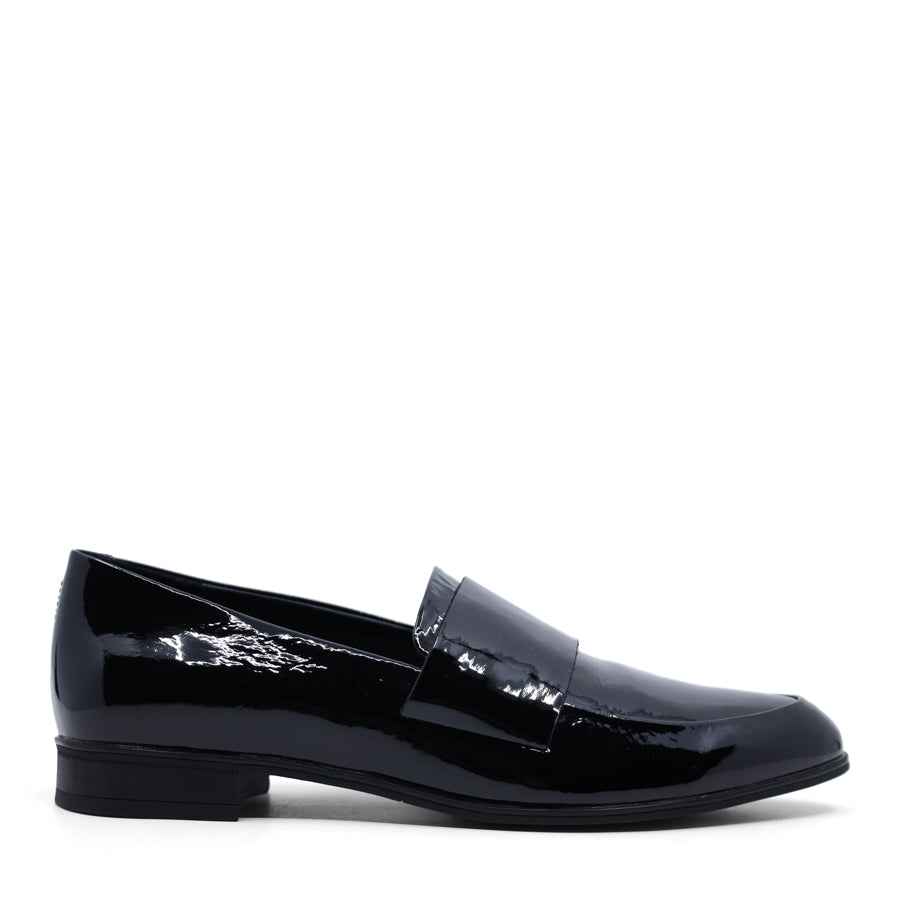 BLACK PATENT SLIP ON FLAT LOAFER