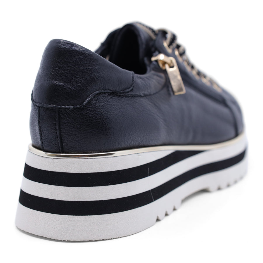 DJANGO & JULIETTE EAMMES