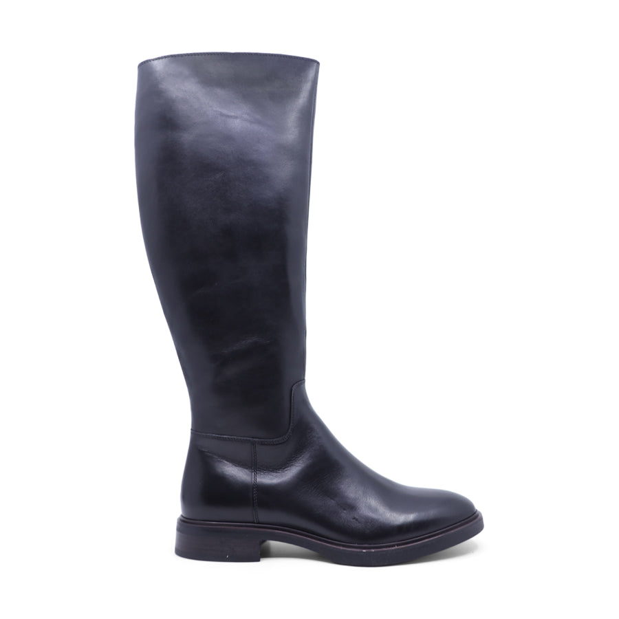 LONG BLACK ZIP UP BOOT