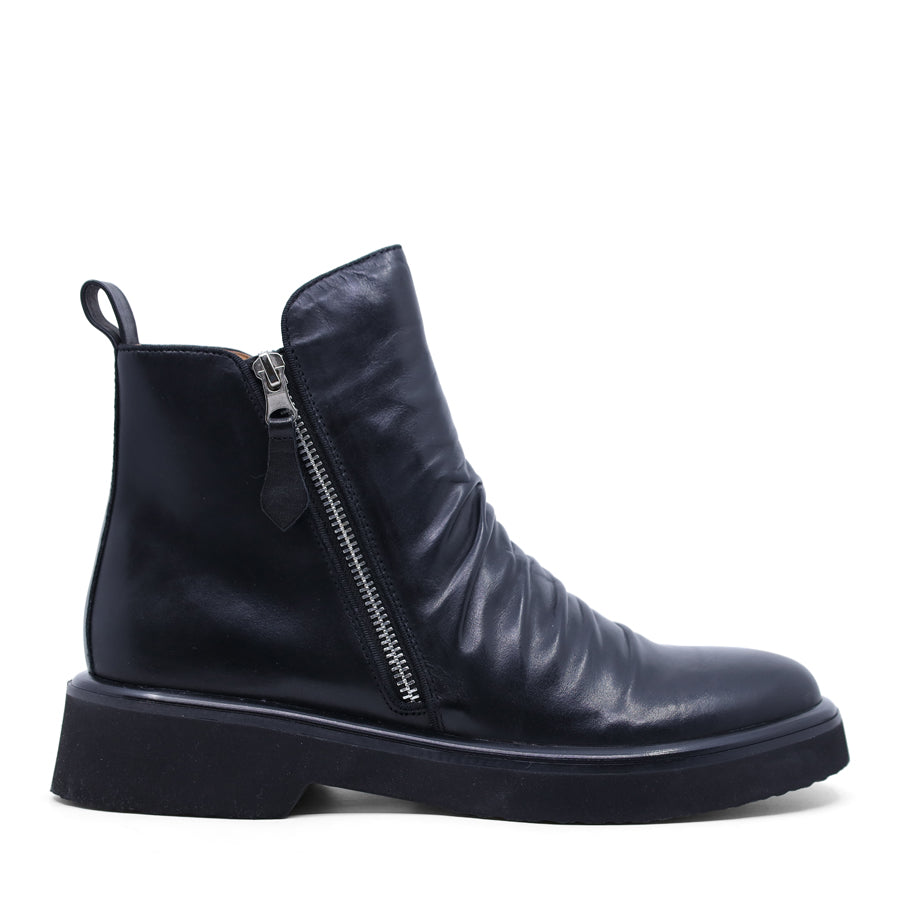 BLACK DUAL ZIP UP ANKLE BOOT