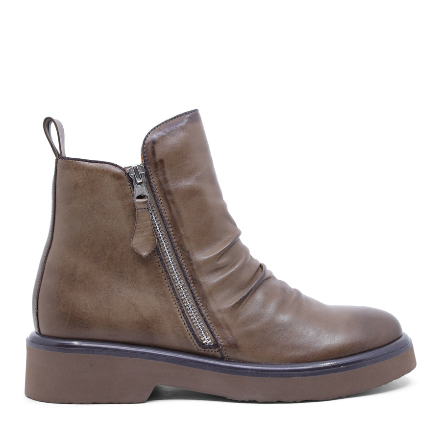 BLACK DUAL ZIP UP ANKLE BOOT