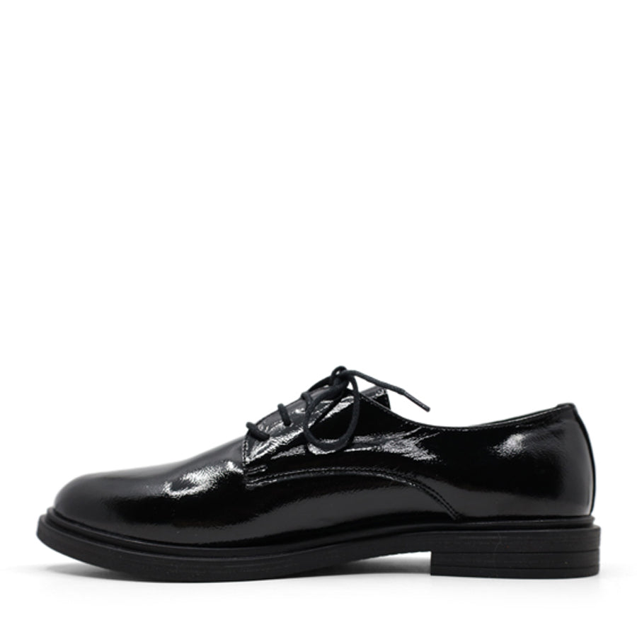 BLACK PATENT UPPER BLACK SOLE BLACK LACE UP SHOE