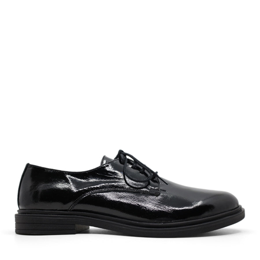 BLACK PATENT UPPER BLACK SOLE BLACK LACE UP SHOE