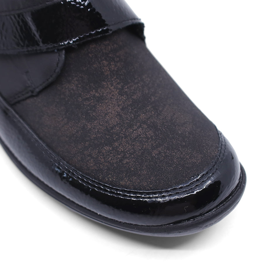 BLACK VELCRO CLOSURE FLAT LOAFER SHOE