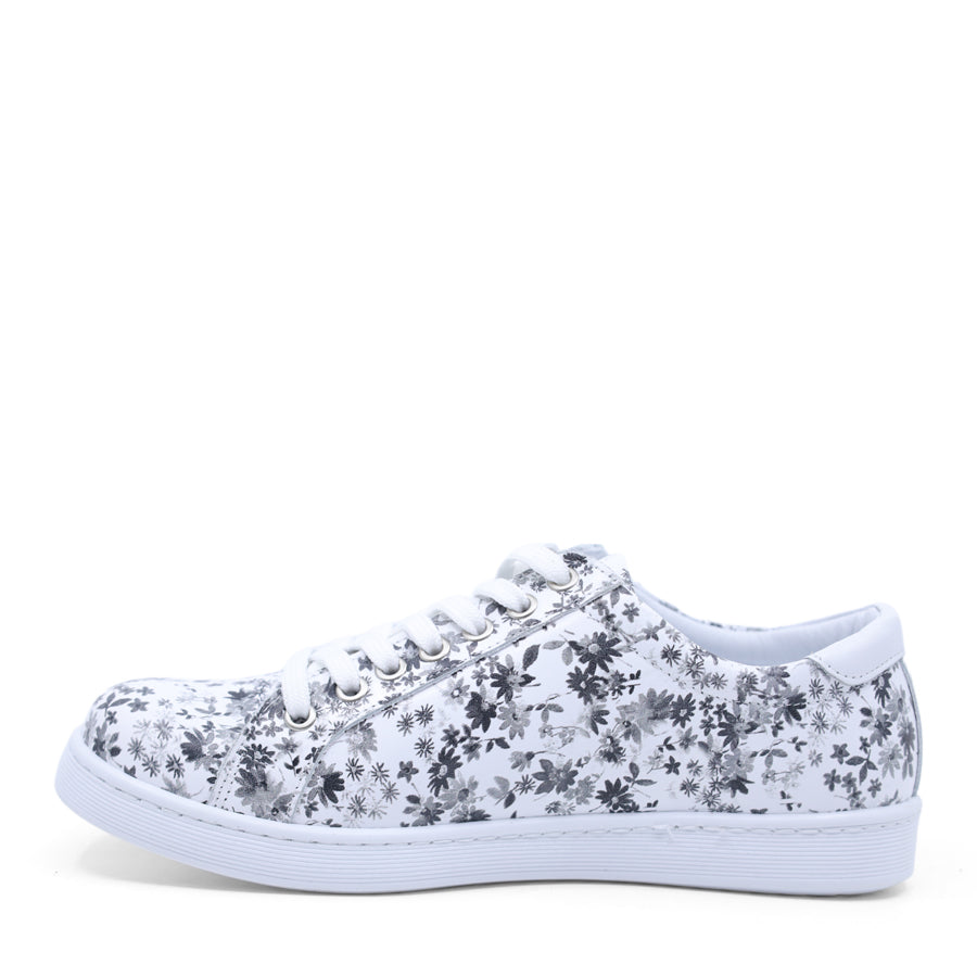 WHITE FLORAL PRINT LACE UP ZIP UP SNEAKER