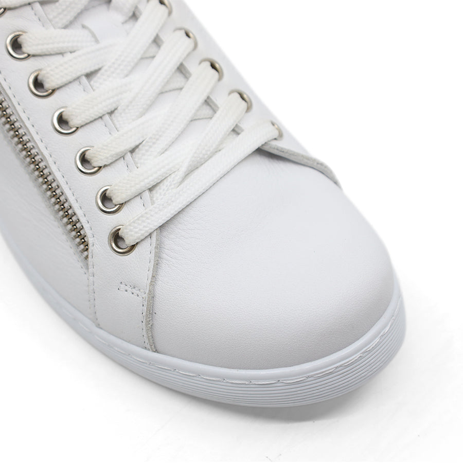 WHITE ZIP UP LACE UP SNEAKER