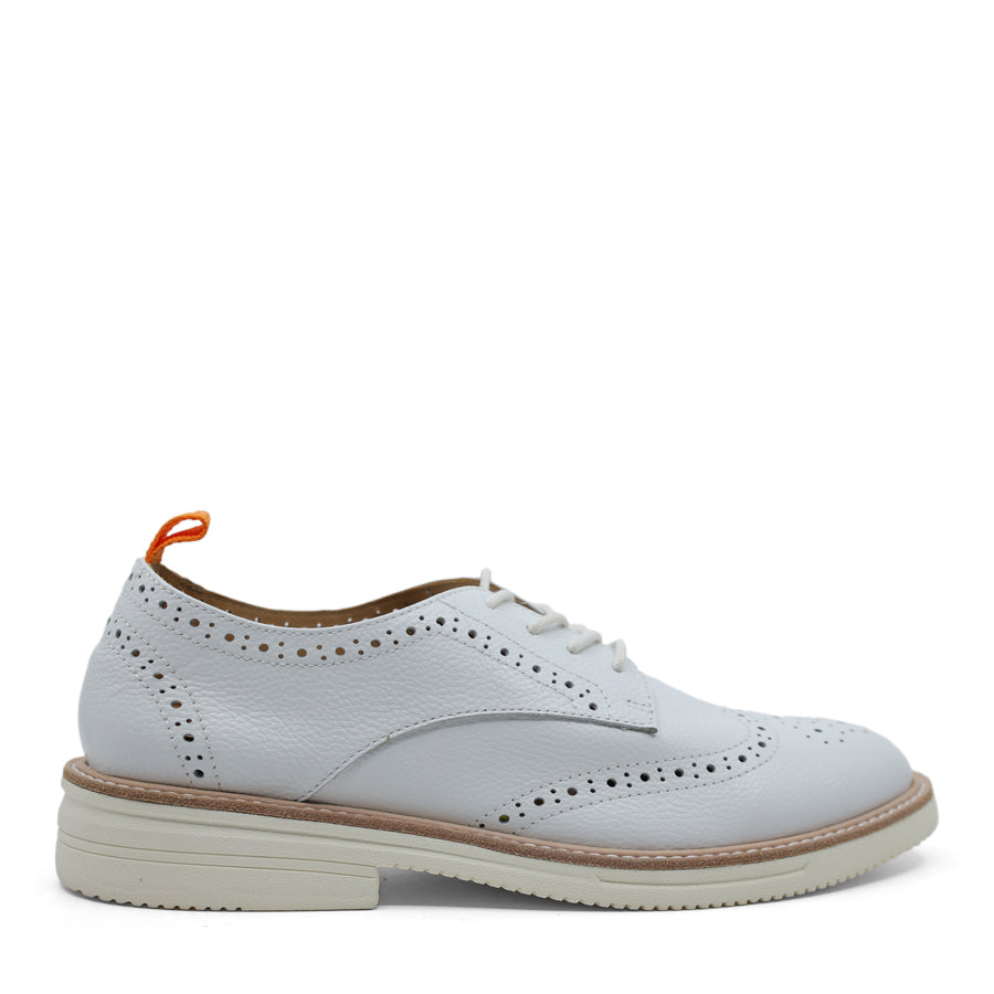 WHITE LASERCUT  LACE UP FLAT SNEAKER