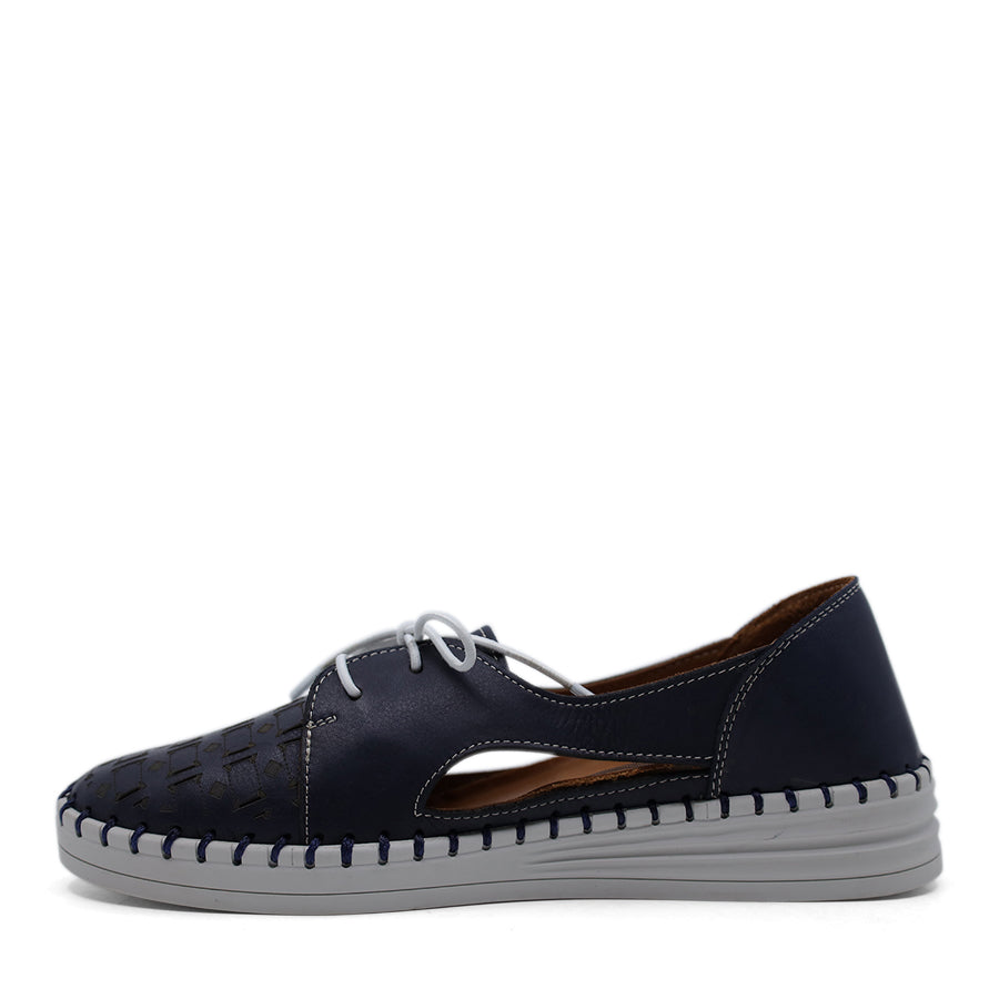 OCEAN BLUE SIDE CUT ENCLOSED TOE HEEL LACE UP FLAT SNEAKER 