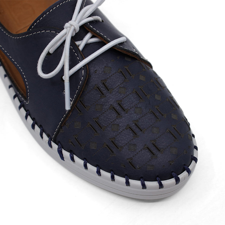 OCEAN BLUE SIDE CUT ENCLOSED TOE HEEL LACE UP FLAT SNEAKER 