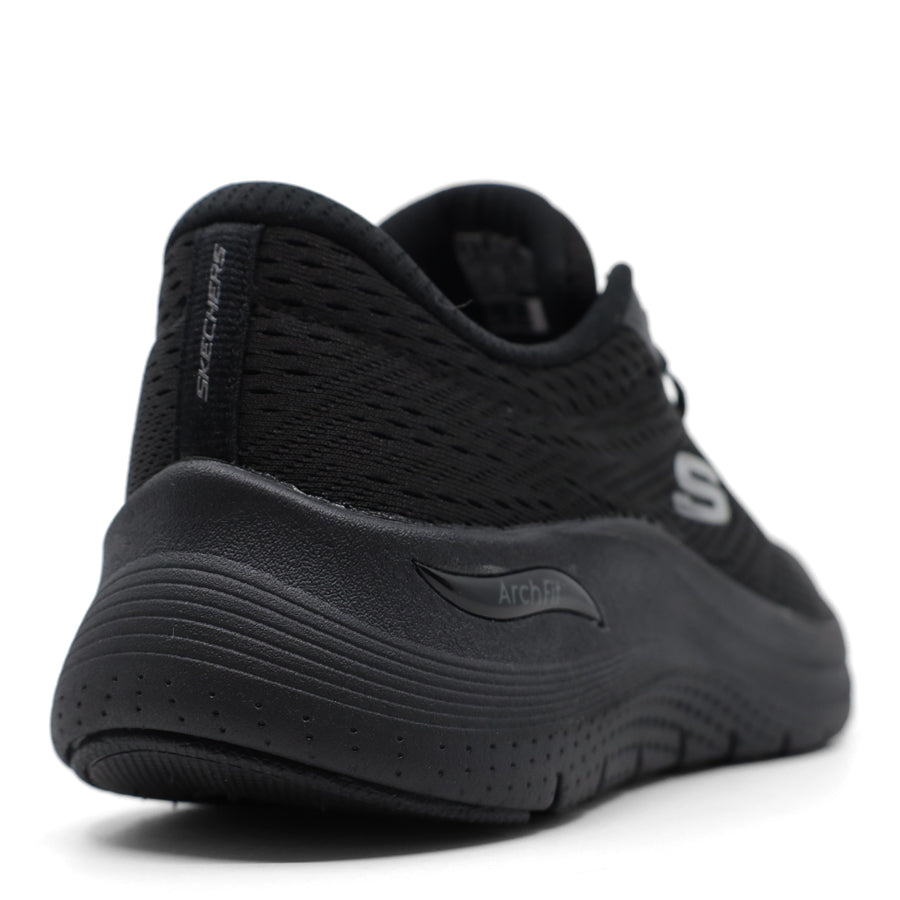 BLACK ARCHFIT LACE UP SNEAKER