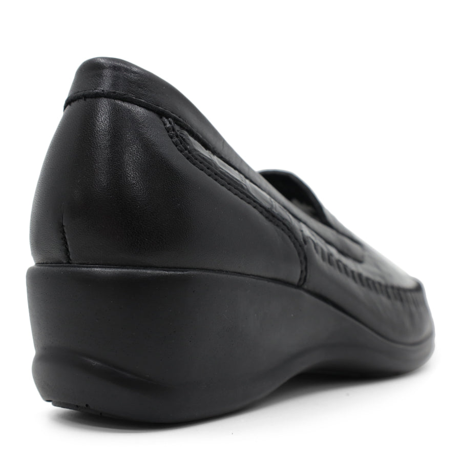 BLACK LEATHER SLIP ON FLAT