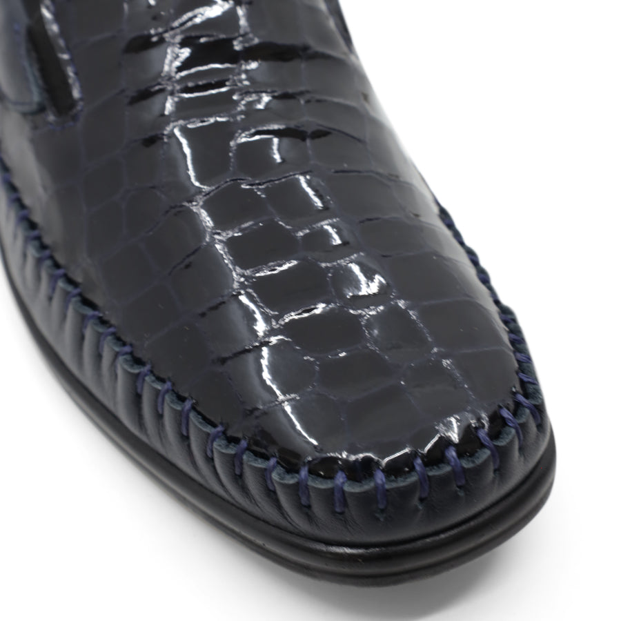 NAVY LEATHER SLIP ON FLAT