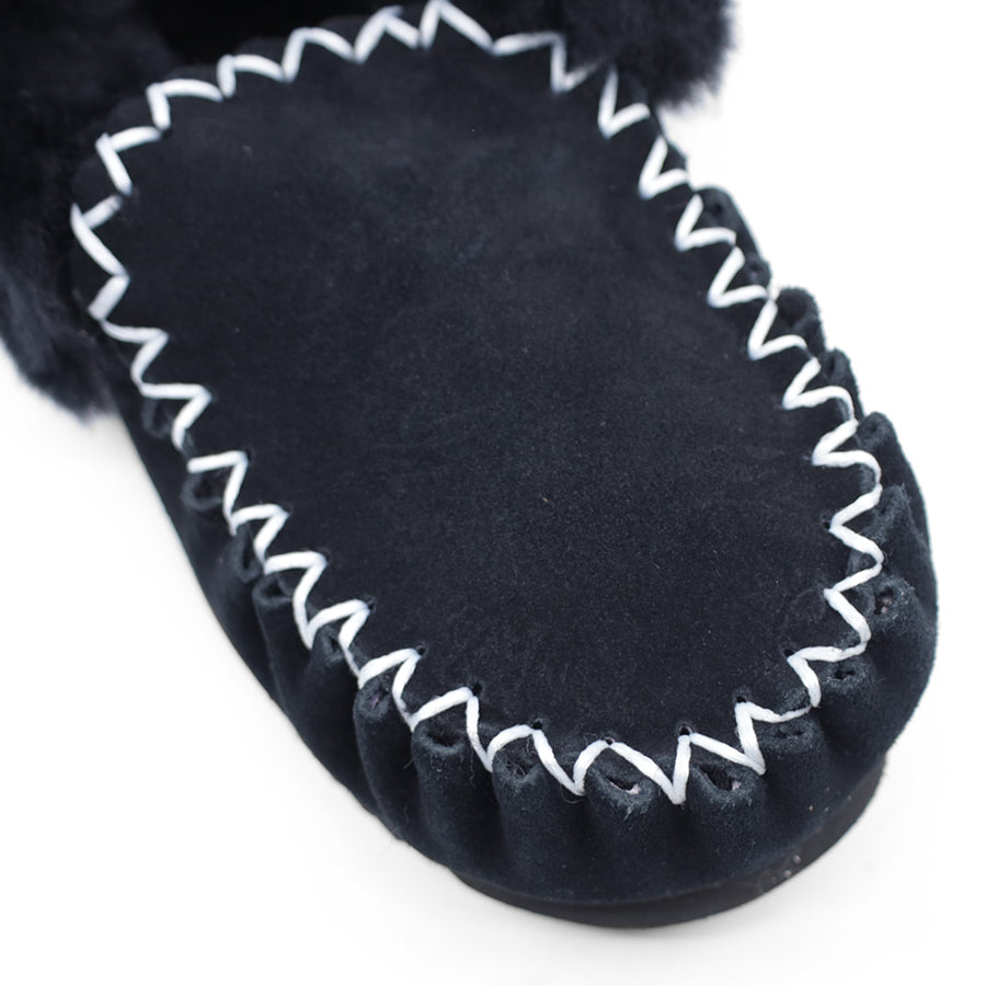 BLACK SHEEPSKIN MOCCASIN SLIPPER