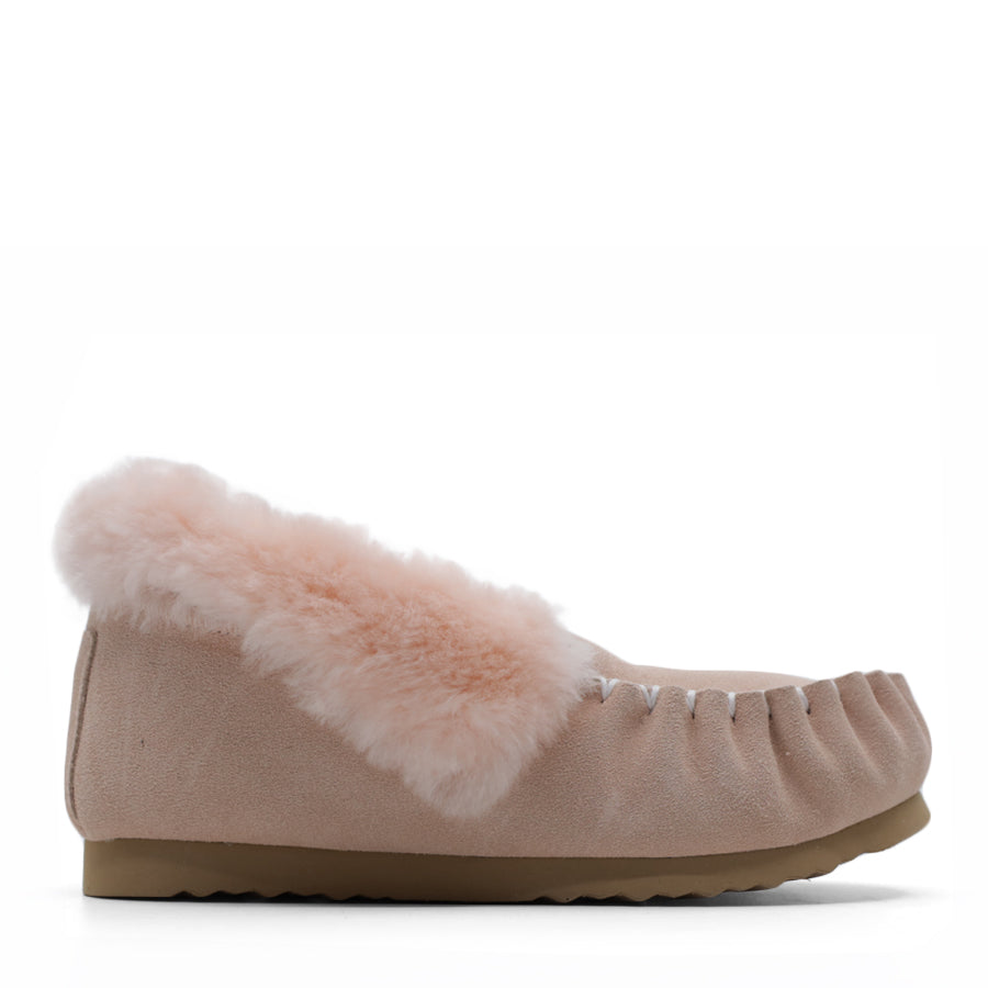 LIGHT PINK SHEEPSKIN MOCCASIN SLIPPER