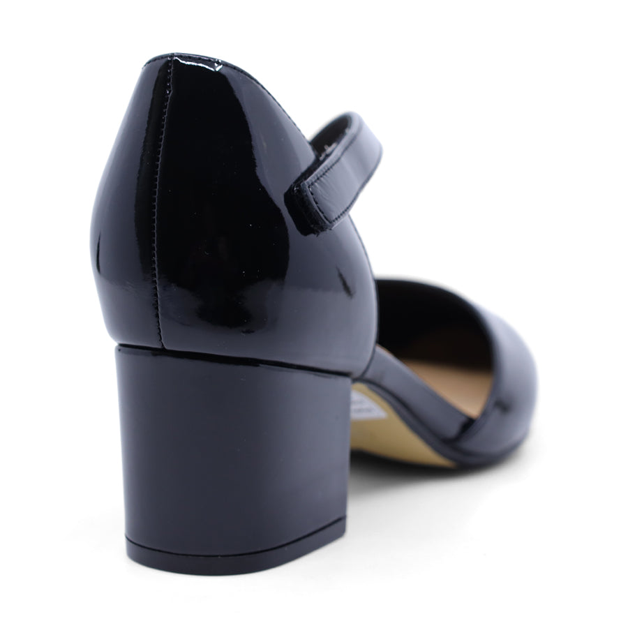 BLACK PATENT STRAPPY HEEL