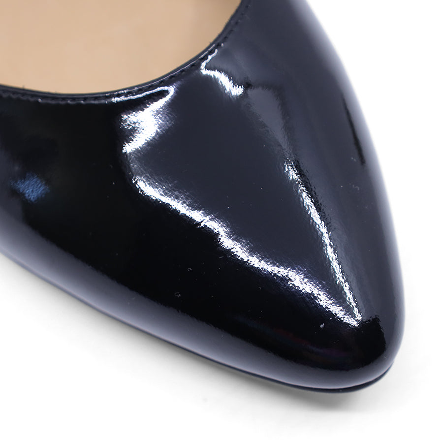 BLACK PATENT STRAPPY HEEL