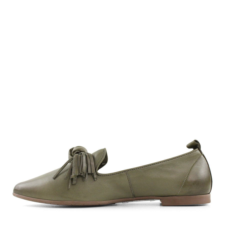 BROOK GREEN BOW TASSEL LOAFER SHOE