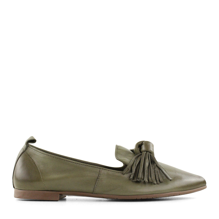 BROOK GREEN BOW TASSEL LOAFER SHOE