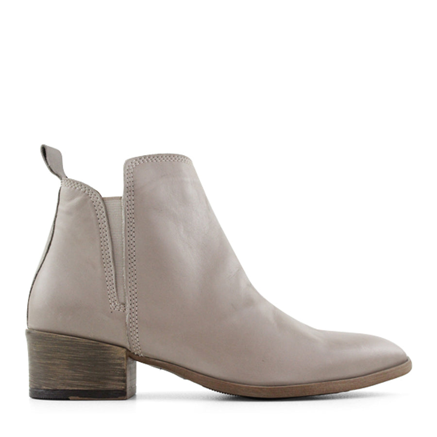 COCONUT TAN ZIP UP POINTED TOE ANKLE BOOT
