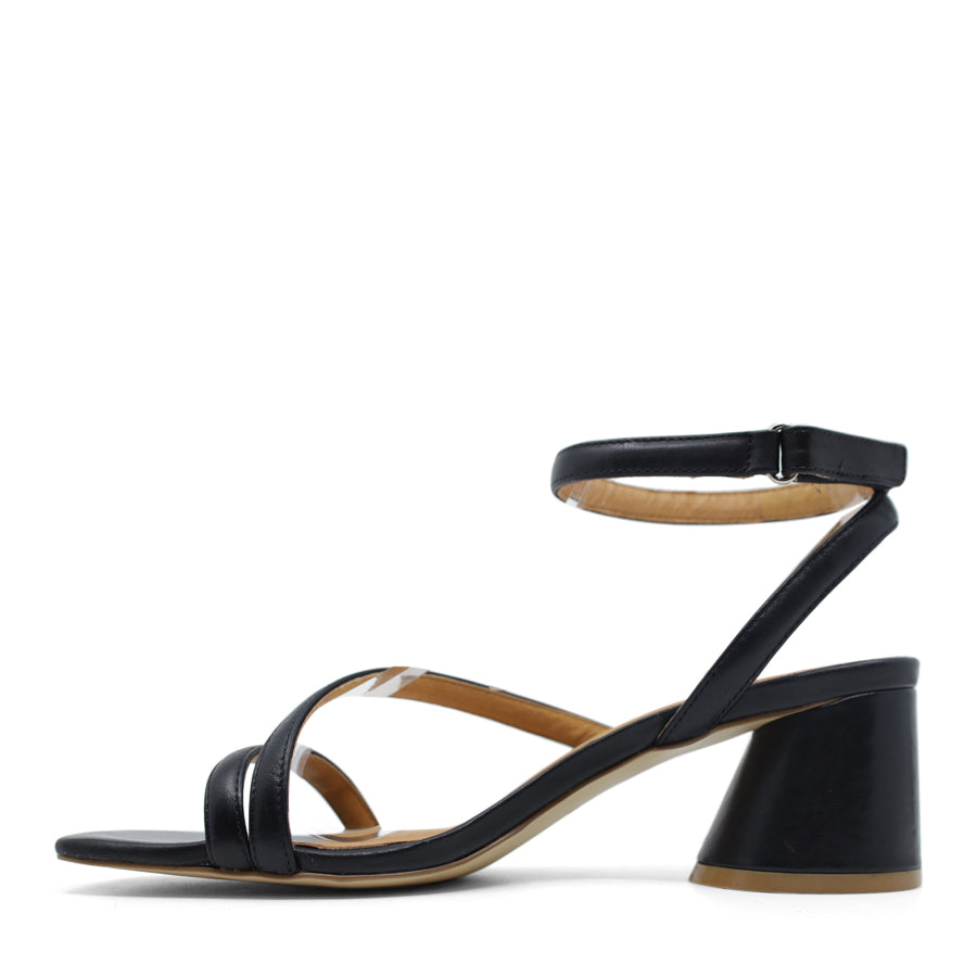 BLACK STRAPPY VELCRO HEEL SANDAL