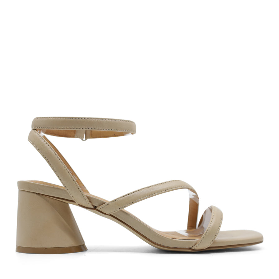 BLACK STRAPPY VELCRO HEEL SANDAL