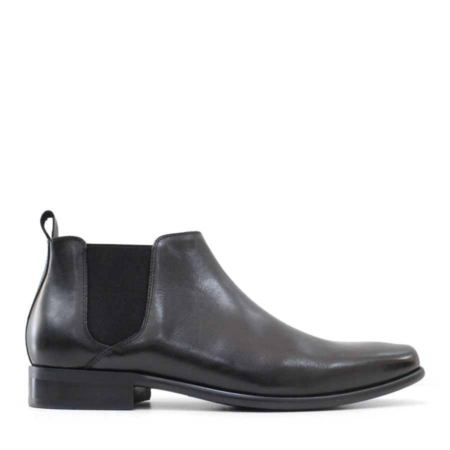MENS BLACK ELASTIC SIDED PULL ON ANKLE BOOT