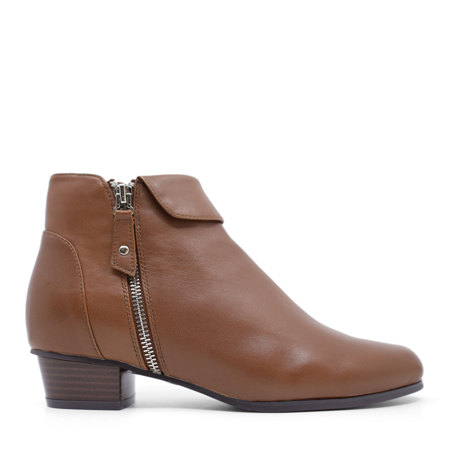 COGNAC TAN ZIP UP HEEL ANKLE BOOT