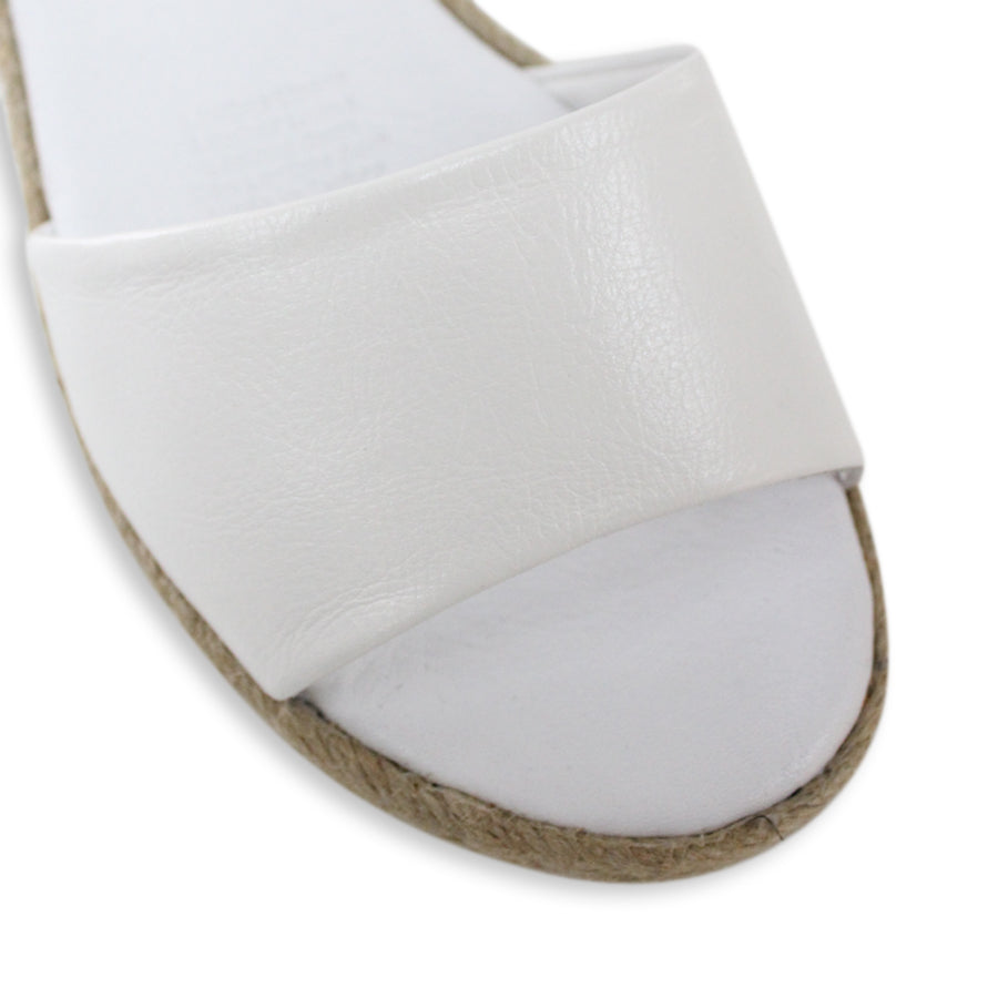 WHITE ANKLE STRAP PLATFORM  SANDAL