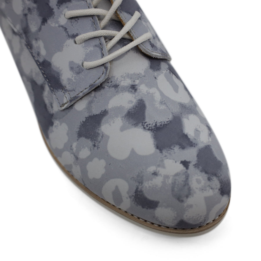 GREY FLORAL DERBY LACE UP SHOE 