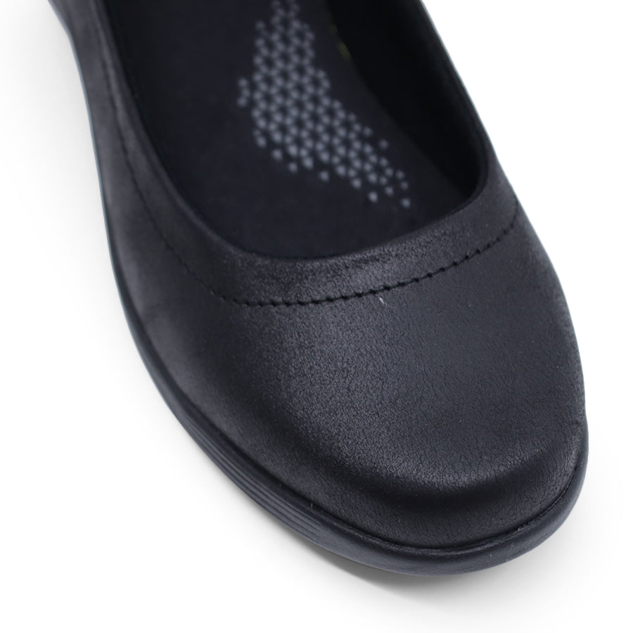 BLACK SLIP ON BALLET FLAT SNEAKER