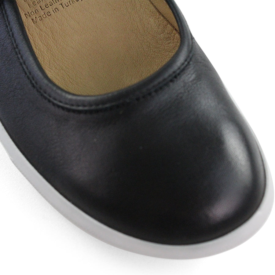 BLACK FLAT SHOE WITH MARYJANE STRAP