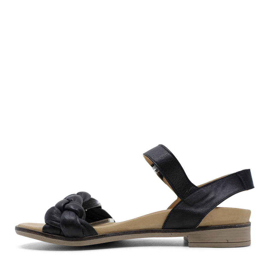 BLACK SANDAL WITH BUCKLE STRAP