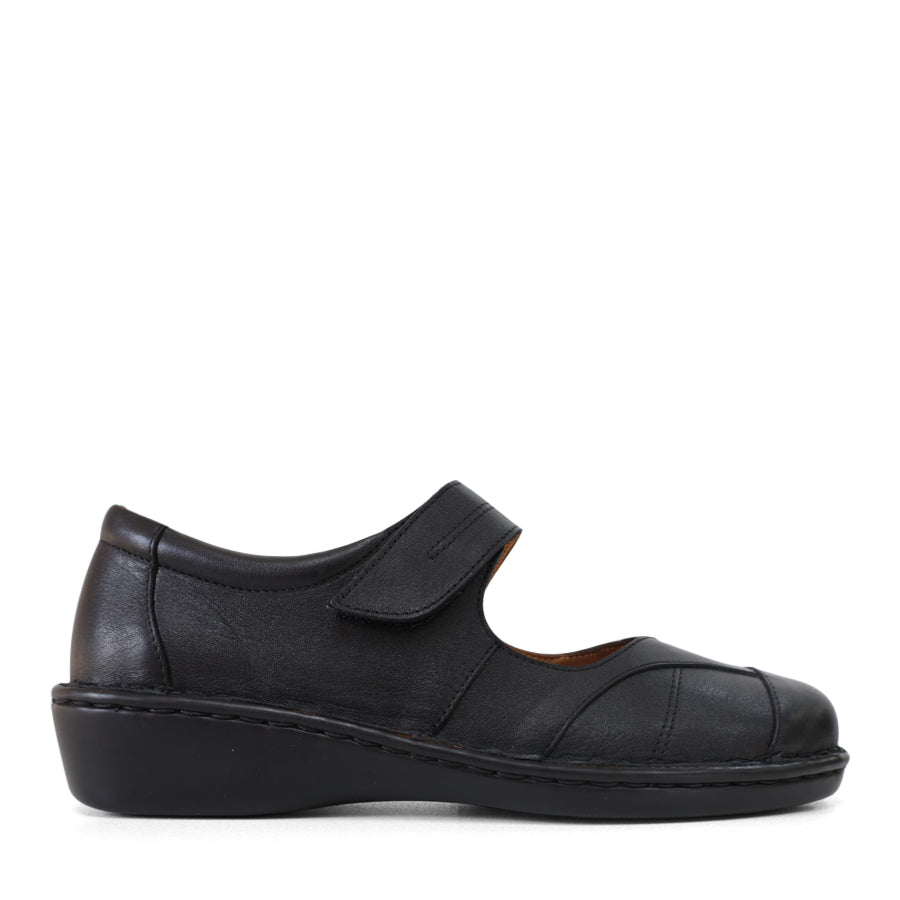 BLACK FLAT SHOE WITH ADJUSTUBLE VELCRO STRAP